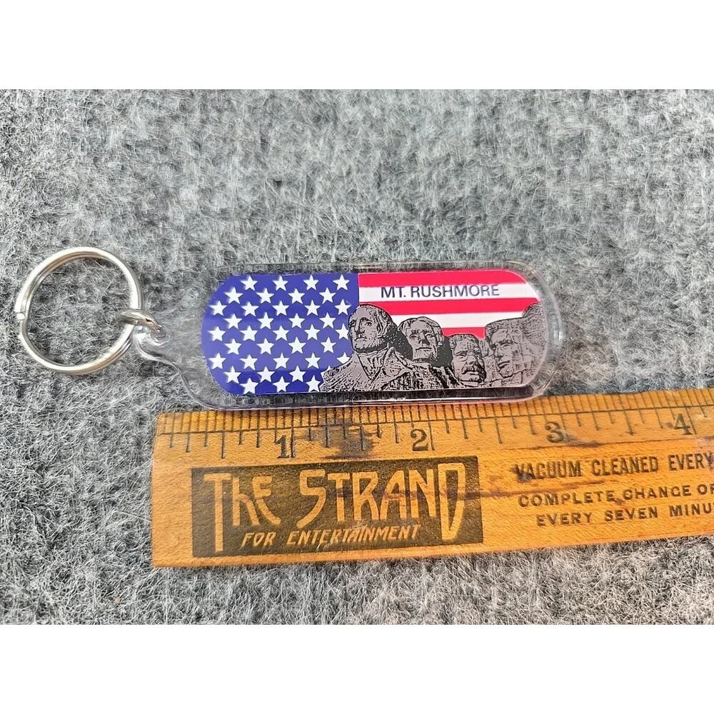VTG Keychain Souvenir Mt. Rushmore Acrylic Plastic 2 Sided American Flag